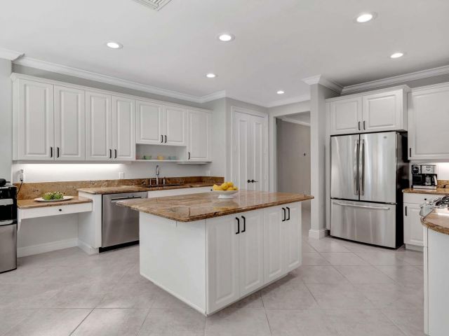 Дом в аренду по адресу 514 NW 13th Street - фото 5757324