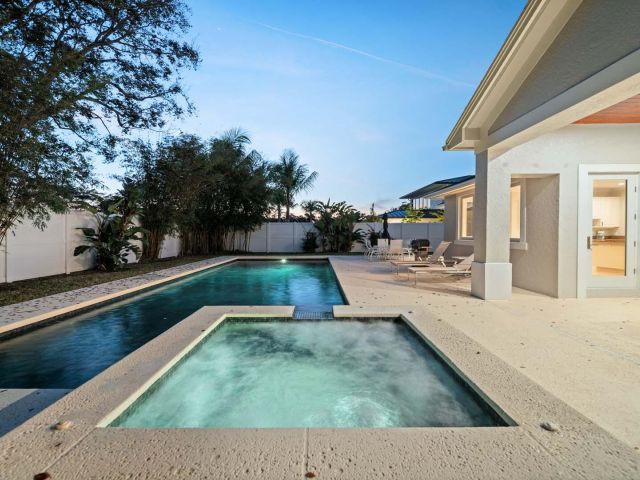 Дом в аренду по адресу 514 NW 13th Street - фото 5757330