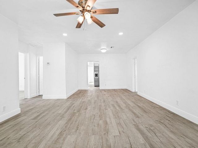 Продажа дома по адресу 419 NW 19th Ave - фото 6280546