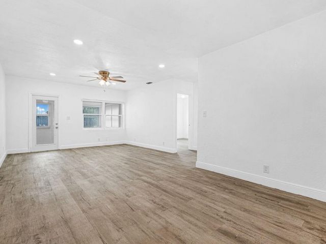 Продажа дома по адресу 419 NW 19th Ave - фото 6280548