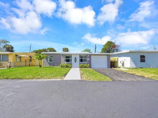 Продажа дома по адресу 419 NW 19th Ave - фото 6280561