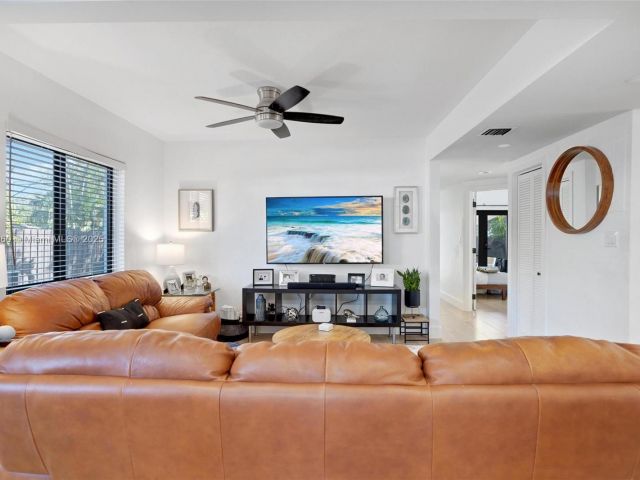 Продажа дома по адресу 1114 SW 19th St - фото 5726770