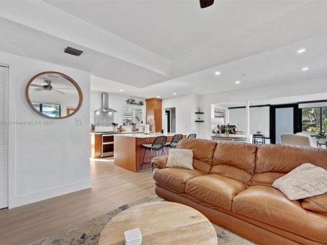 Продажа дома по адресу 1114 SW 19th St - фото 5726771