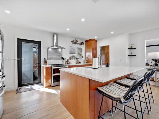 Продажа дома по адресу 1114 SW 19th St - фото 5726777