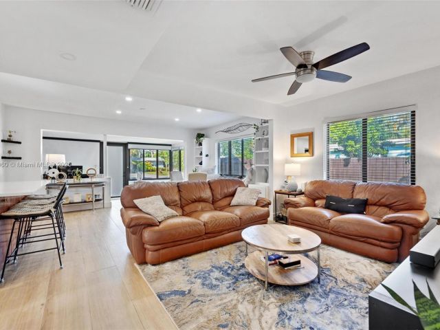 Продажа дома по адресу 1114 SW 19th St - фото 5726780