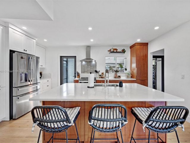 Продажа дома по адресу 1114 SW 19th St - фото 5726781