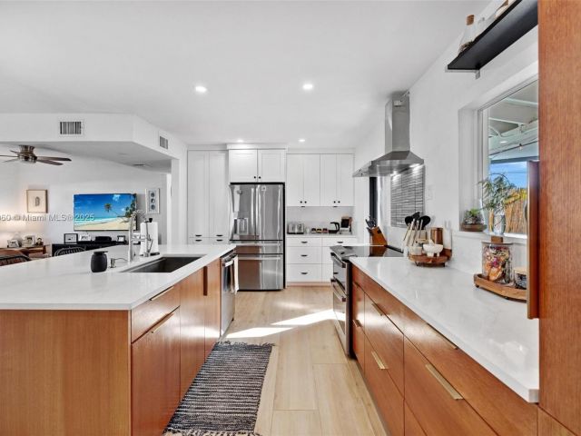 Продажа дома по адресу 1114 SW 19th St - фото 5726782