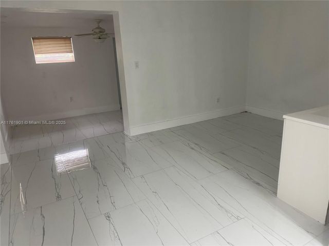 Продажа дома по адресу 20 NE 215th St - фото 5724990