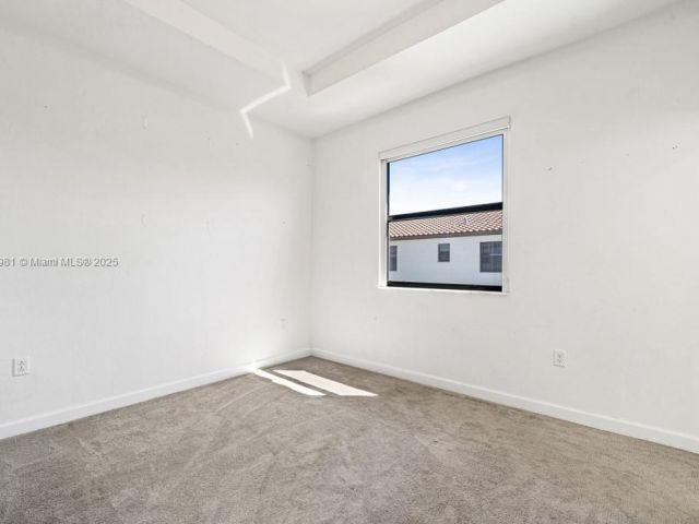 Продажа дома по адресу 11756 SW 245th Ter - фото 5739215