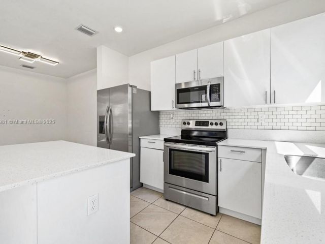 Продажа дома по адресу 11756 SW 245th Ter - фото 5739224