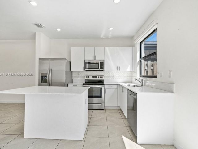 Продажа дома по адресу 11756 SW 245th Ter - фото 5739227