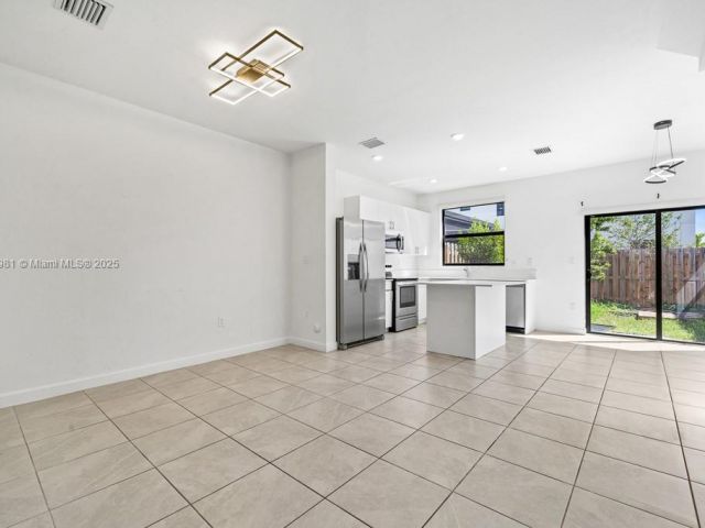 Продажа дома по адресу 11756 SW 245th Ter - фото 5739229