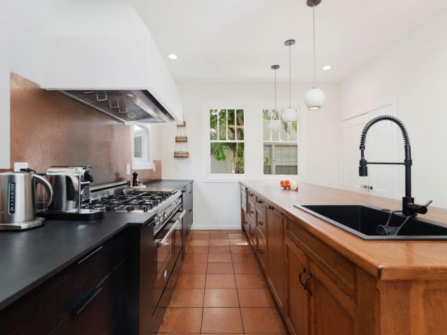 Продажа дома по адресу 306 Marlborough Place - фото 5750606