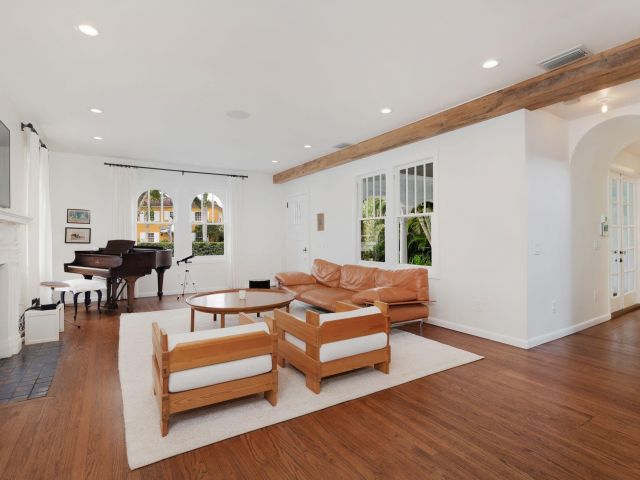 Продажа дома по адресу 306 Marlborough Place - фото 5750615