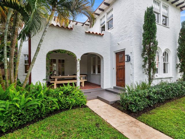 Продажа дома по адресу 306 Marlborough Place - фото 5750621