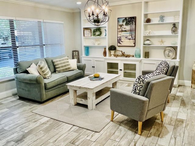 Дом в аренду по адресу 115 NE 18th Street - фото 5756945