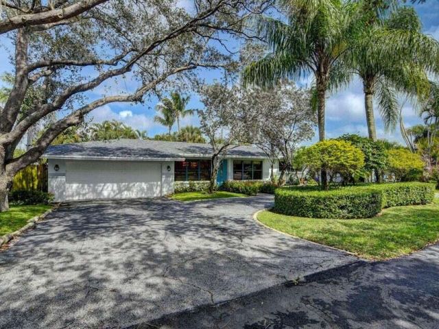 Дом в аренду по адресу 115 NE 18th Street - фото 5756956