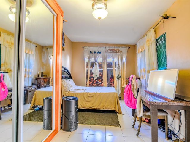 Продажа дома по адресу 17800 NW 8th Ave - фото 5720775