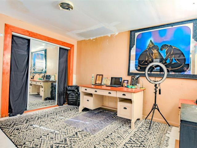 Продажа дома по адресу 17800 NW 8th Ave - фото 5720776