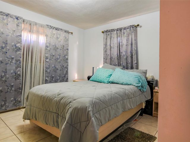 Продажа дома по адресу 17800 NW 8th Ave - фото 5720778