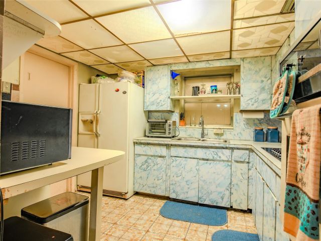 Продажа дома по адресу 17800 NW 8th Ave - фото 5720782