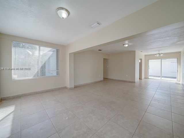 Продажа дома по адресу 442 NW 100th St - фото 6249059