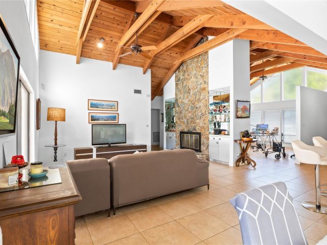 Продажа дома по адресу 820 SW 20th St - фото 5589387