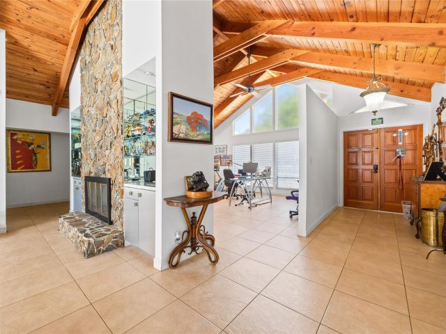 Продажа дома по адресу 820 SW 20th St - фото 5589390