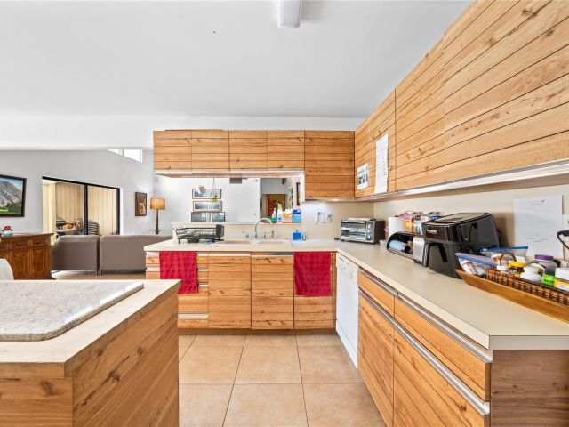 Продажа дома по адресу 820 SW 20th St - фото 5589392