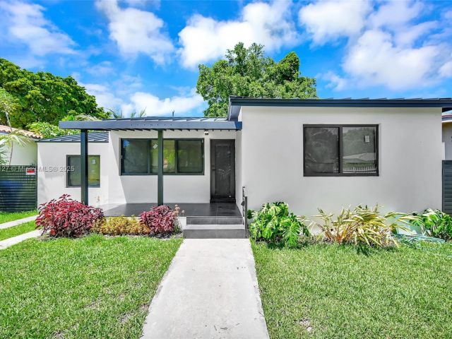 Продажа дома по адресу 2261 SW 26th St - фото 6050568