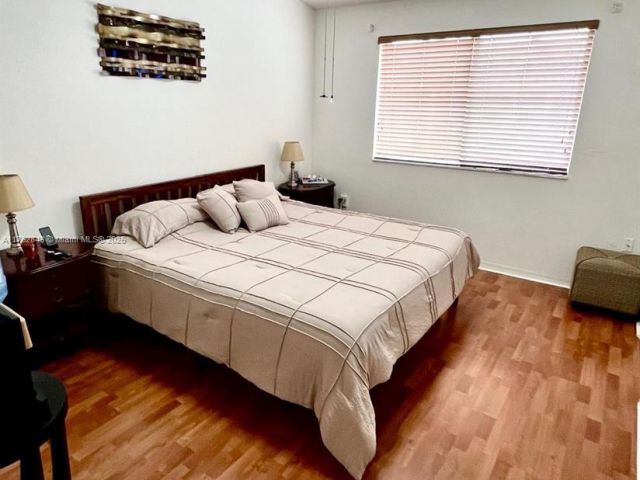 Продажа дома по адресу 11512 NW 48th Ter . - фото 5774595