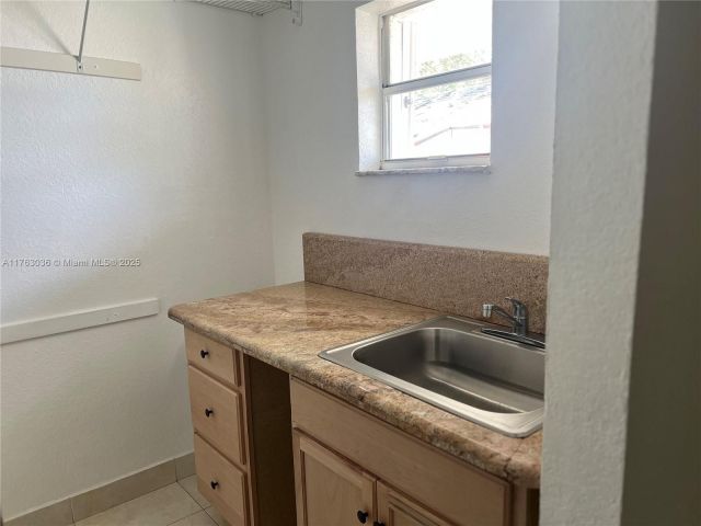 Продажа дома по адресу 116 SW 135th Ave - фото 5556418