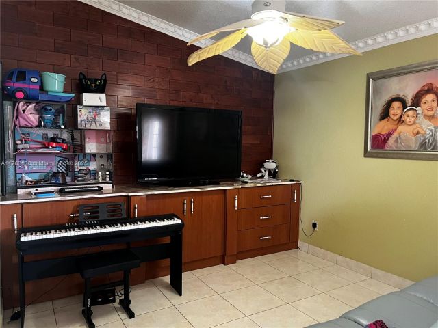 Продажа дома по адресу 116 SW 135th Ave - фото 5556426