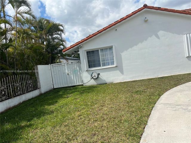 Продажа дома по адресу 116 SW 135th Ave - фото 5556433