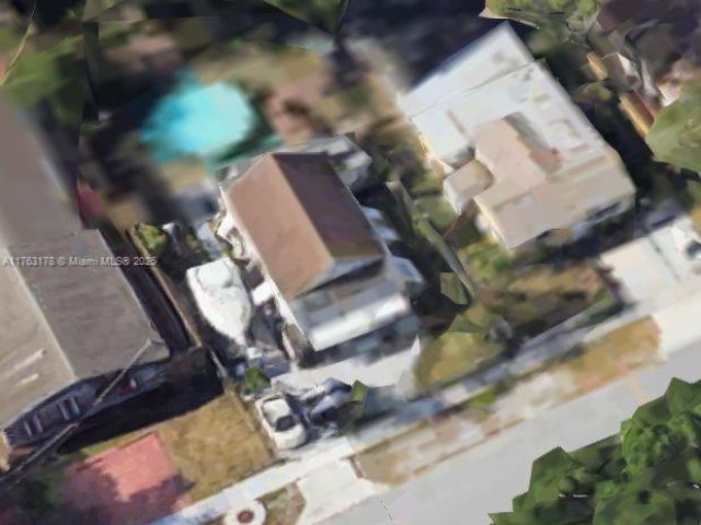 Продажа дома по адресу 27 SW 7th St - фото 5523052