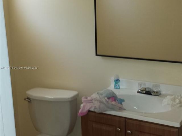 Продажа дома по адресу 27 SW 7th St - фото 5523058