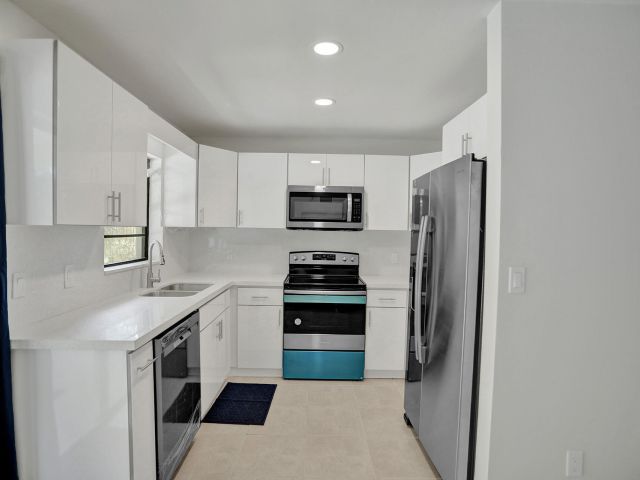 Дом в аренду по адресу 3530 Boulevard Chatelaine Boulevard - фото 5756697