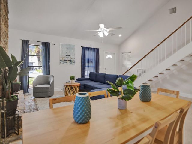 Дом в аренду по адресу 3530 Boulevard Chatelaine Boulevard - фото 5756704