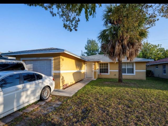 Продажа дома по адресу 2855 NW 7th St - фото 5771444