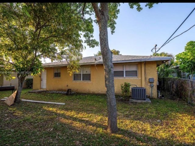 Продажа дома по адресу 2855 NW 7th St - фото 5771446