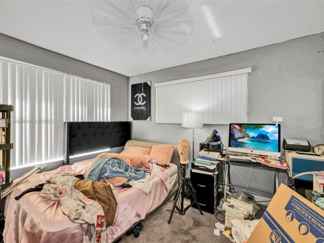 Продажа дома по адресу 2855 NW 7th St - фото 5771456