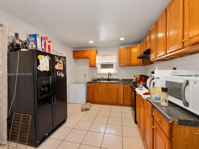 Продажа дома по адресу 2855 NW 7th St - фото 5771459