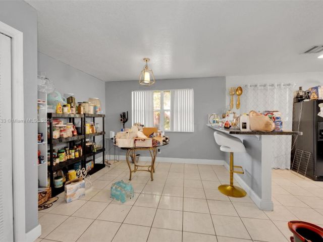 Продажа дома по адресу 2855 NW 7th St - фото 5771461