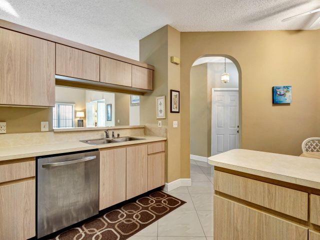 Продажа дома по адресу 7848 Mansfield Hollow Road - фото 5756096