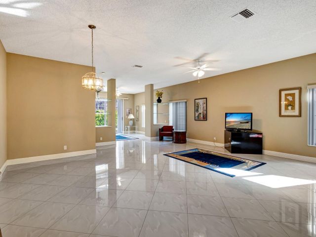 Продажа дома по адресу 7848 Mansfield Hollow Road - фото 5756103