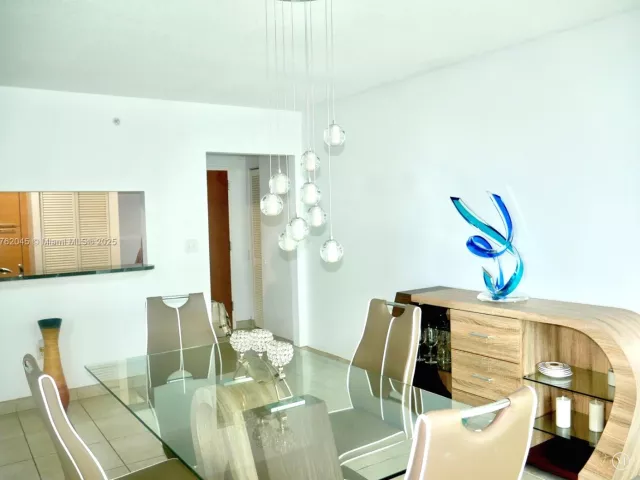 Продажа квартиры #2611 - фото 6804880