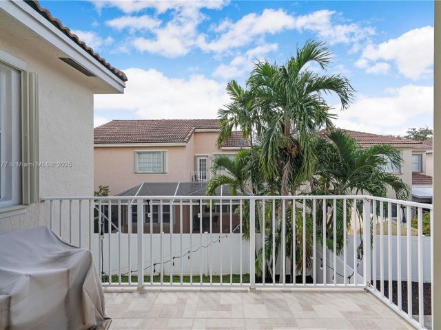 Продажа дома по адресу 7546 NW 18th Dr - фото 5546787