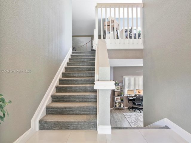 Продажа дома по адресу 7546 NW 18th Dr - фото 5546799