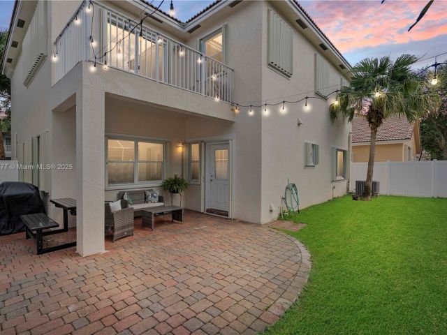 Продажа дома по адресу 7546 NW 18th Dr - фото 5546803