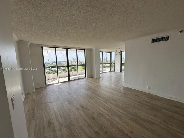 Продажа квартиры #1608 - фото 5690016